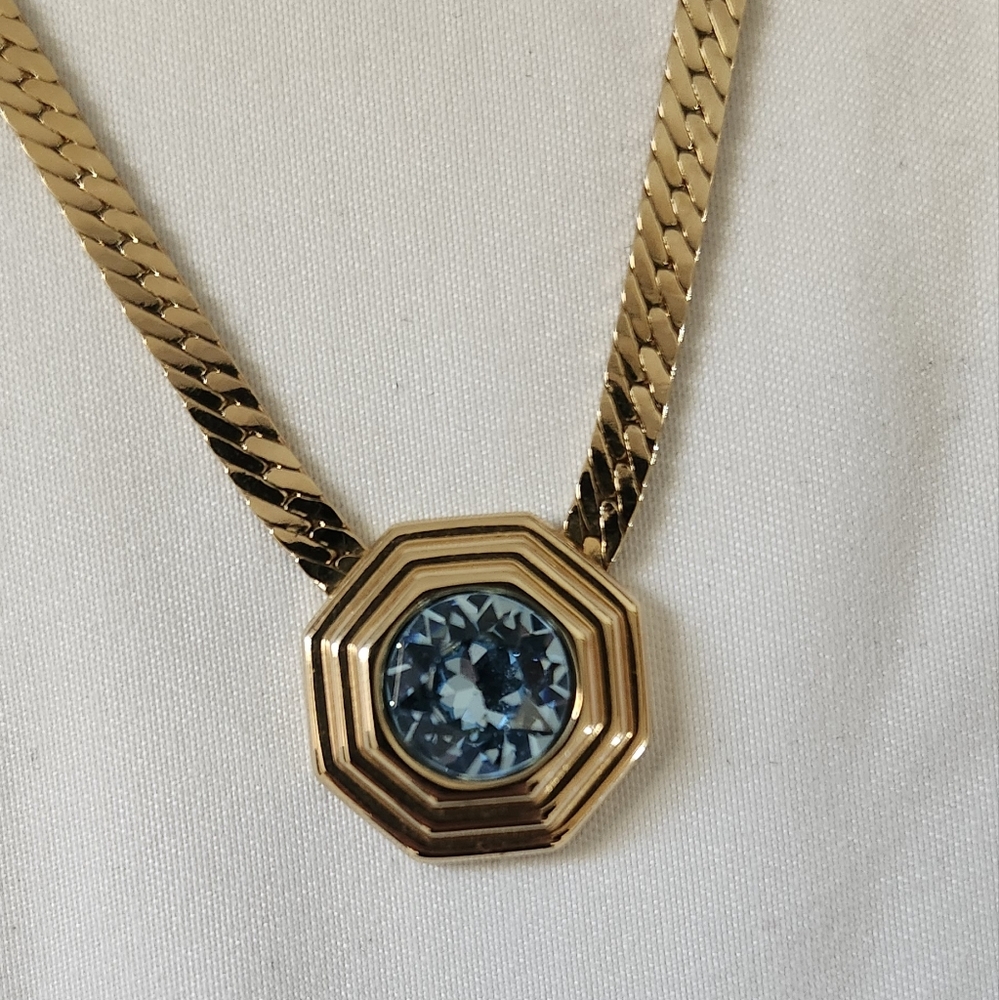 CHRISTIAN DIOR GOLD NECKLES